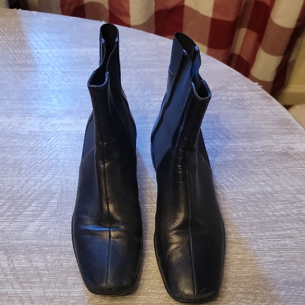 Prada Elegant Black Leather Footwear